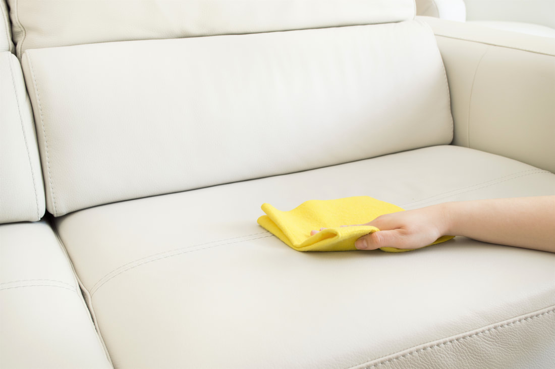 Upholstery cleaning contractor in burpengary